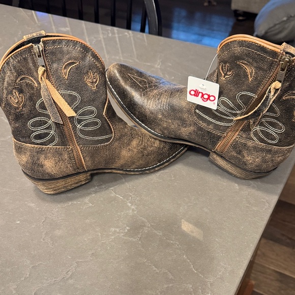 Dingo Distressed Brown Heeled Boots - Picture 2 of 3